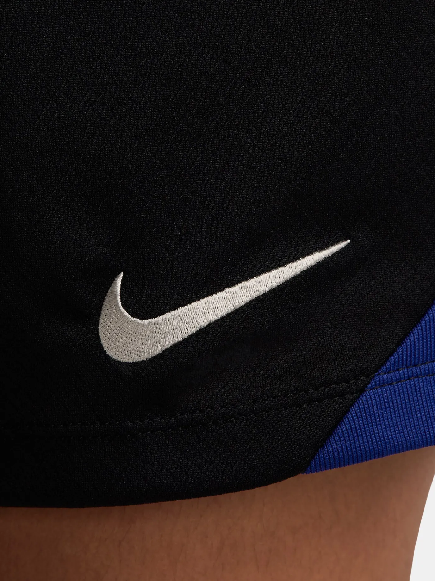 24/25 Schwarze Trainingsshorts – Damen | FC Barcelona Online