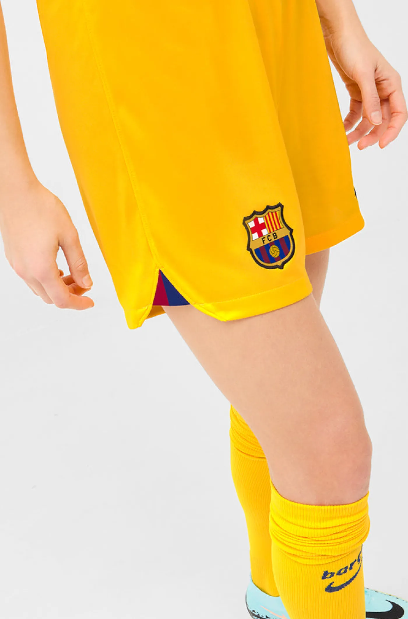 4. Trikot-Shorts 22/23 – Damen | FC Barcelona Outlet