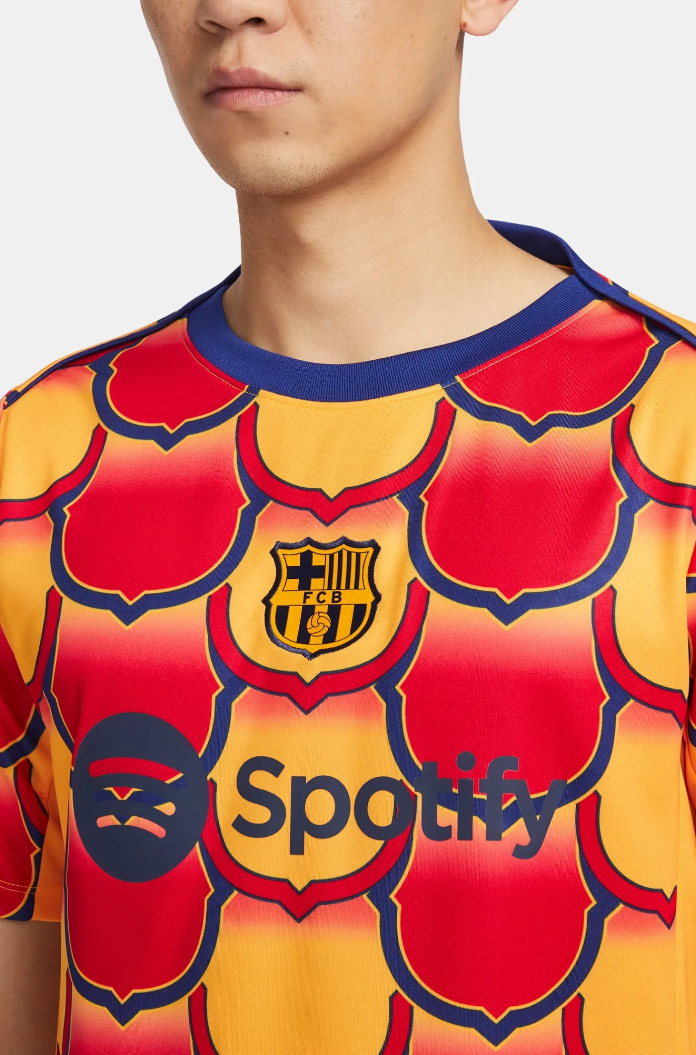 Goldenes Aufwärmtrikot des | FC Barcelona Clearance
