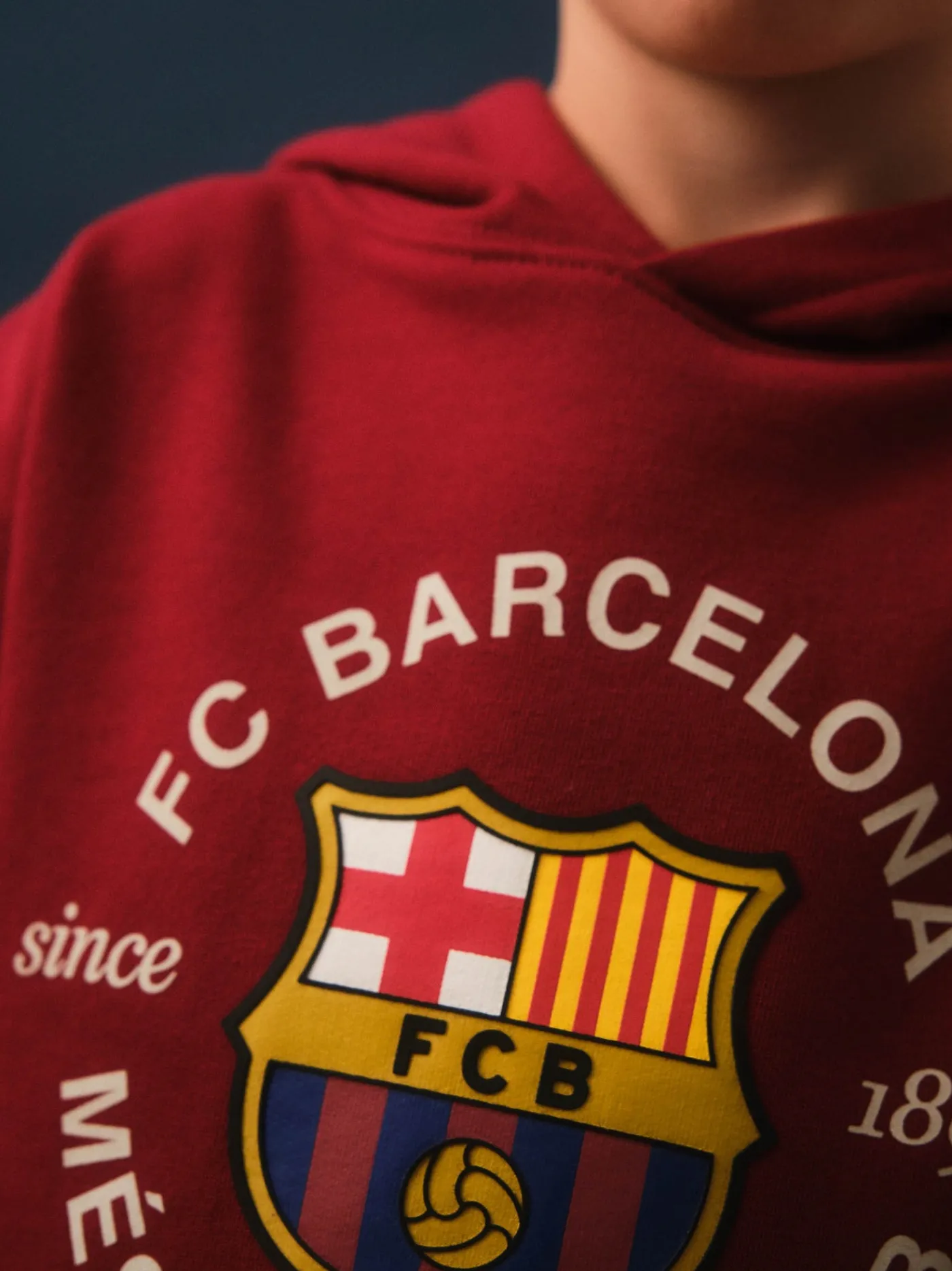 Roter Hoodie mit Barça-Emblem - Junior | FC Barcelona Online