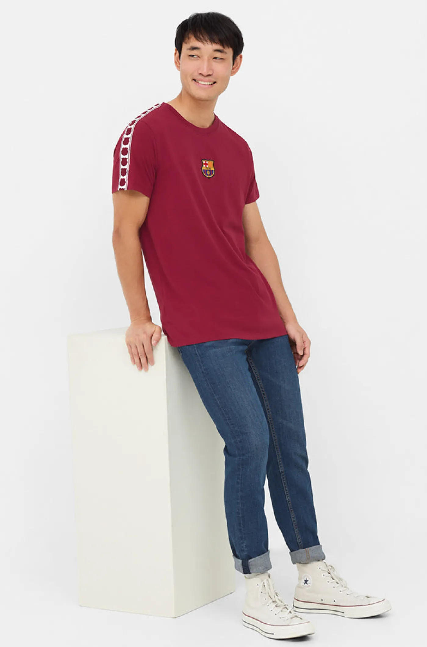 Rotes T-Shirt mit Barça-Wappen | FC Barcelona Flash Sale