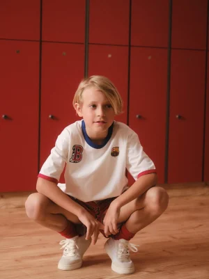 T-Shirt mit Schild – Junior | FC Barcelona Store